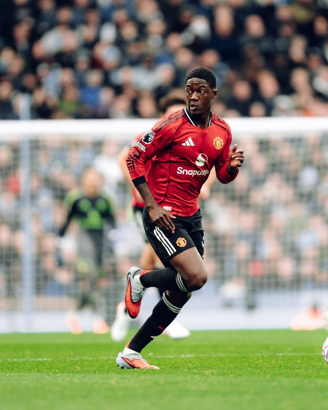 熊猫体育-西亚卡姆在曼联比赛中挺进下一轮，战术调整引发热议！的简单介绍