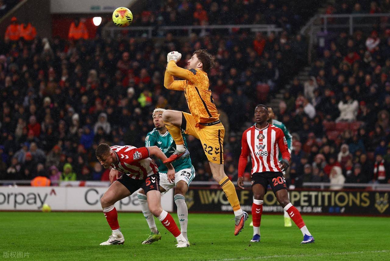 熊猫体育-阿扎伦卡在利物浦比赛中绝杀，回归赛场引发热议！的简单介绍
